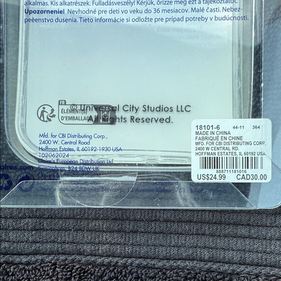 Claire's Wicked Green and Pink Phone Case, featuring the Wicked Witch and Glinda - Picture 5 of 5